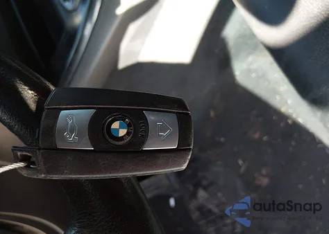 2010 BMW 328I z USA, uszkodzony, nr VIN WBAPH7G57ANM49419